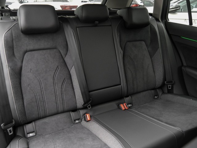 Volkswagen Golf Variant VIII 1.5 eTSI STYLE PANO 360CAM ACC