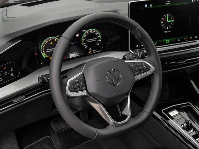 Volkswagen Golf Variant VIII 1.5 eTSI STYLE PANO 360CAM ACC