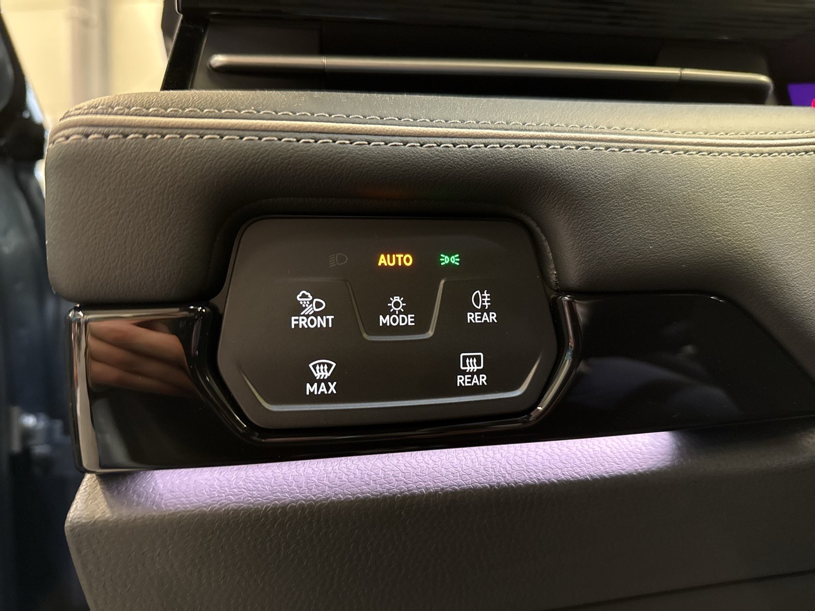 Volkswagen ID.7 Tourer PRO BLACKSTYLE WÄRMEPUMPE AHK 360CAM