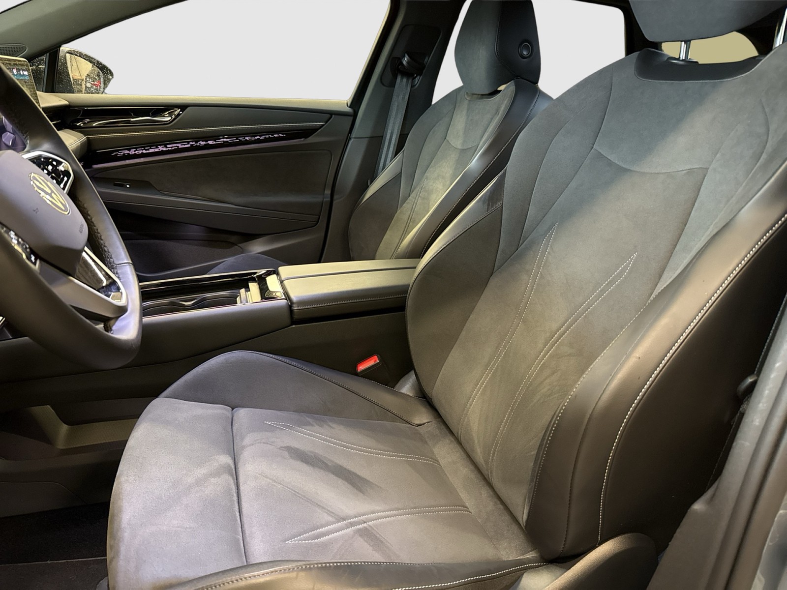 Volkswagen ID.7 Tourer PRO BLACKSTYLE WÄRMEPUMPE AHK 360CAM