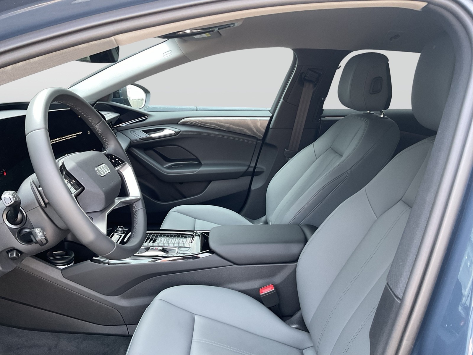 Audi A6 e-tron Avant performance advanced AHK LM21