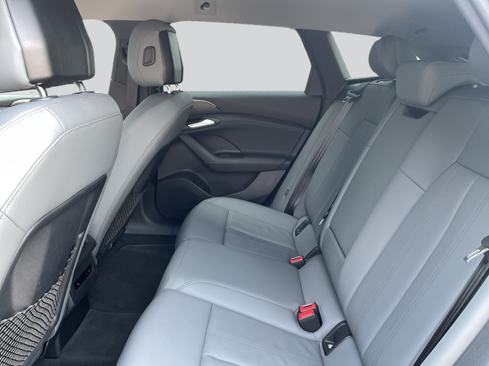 Audi A6 e-tron Avant performance advanced AHK LM21