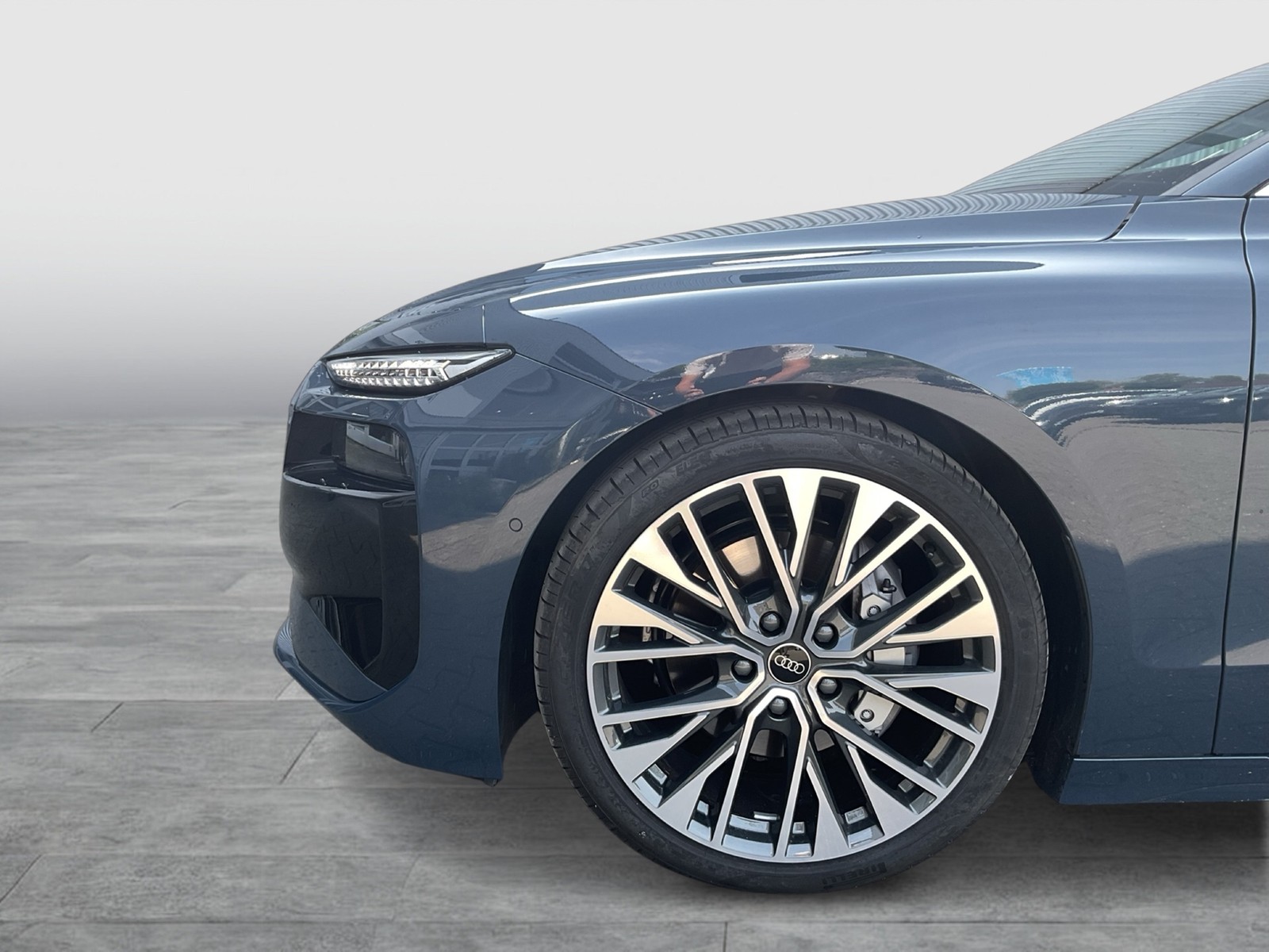 Audi A6 e-tron Avant performance advanced AHK LM21