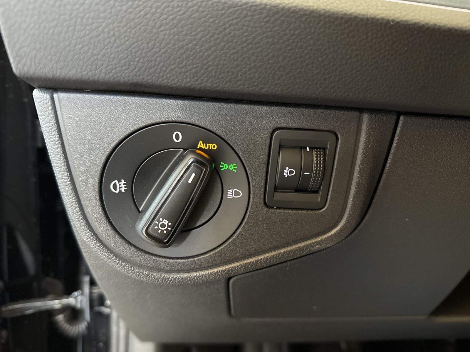 Volkswagen Taigo 1.0 GOAL ACC NAVI LM17 CARPLAY SITZHEIZUNG