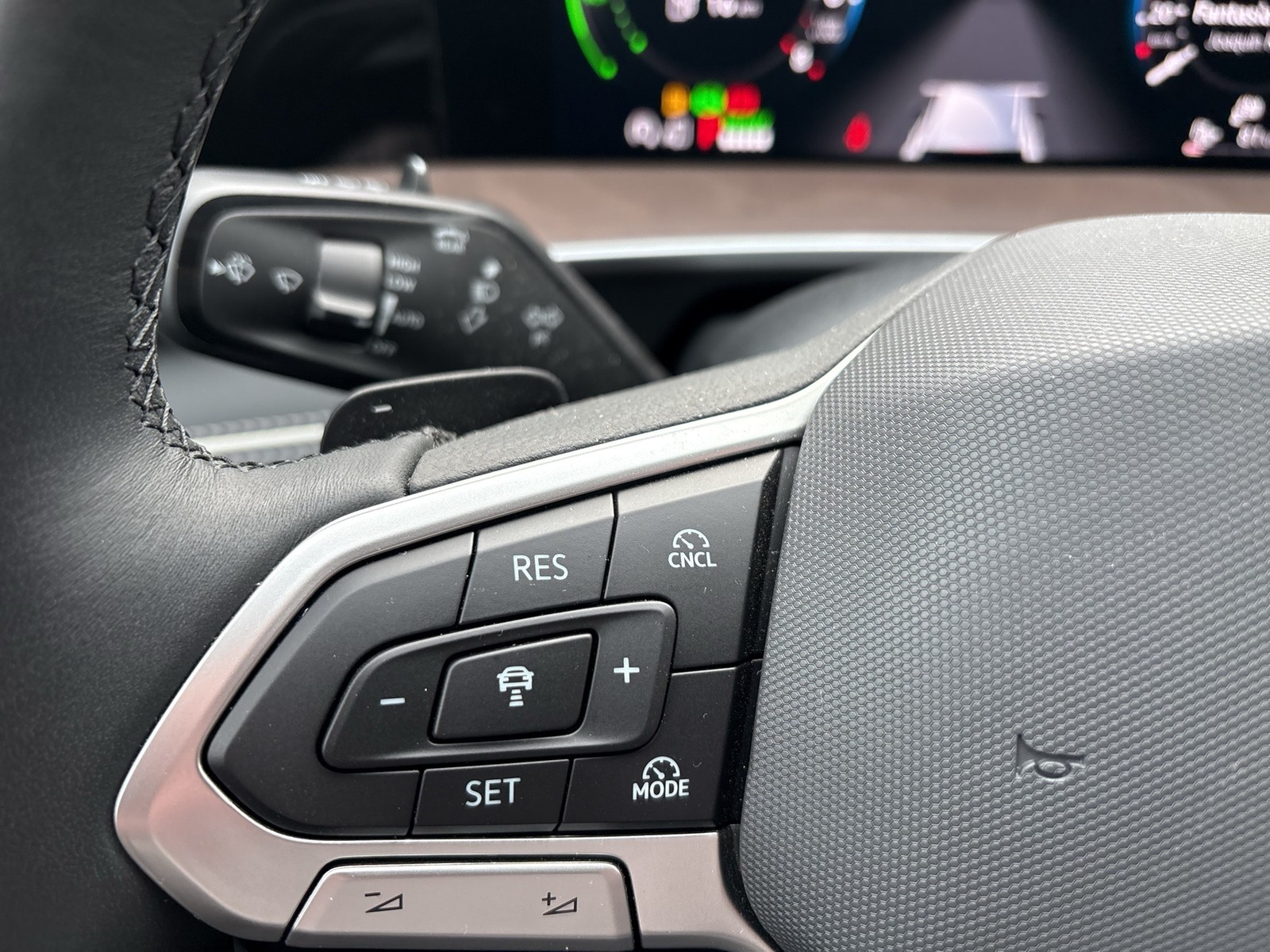 Volkswagen Tayron 1.5 HYBRID ELEGANCE AHK CAM ACC E-KLAPPE