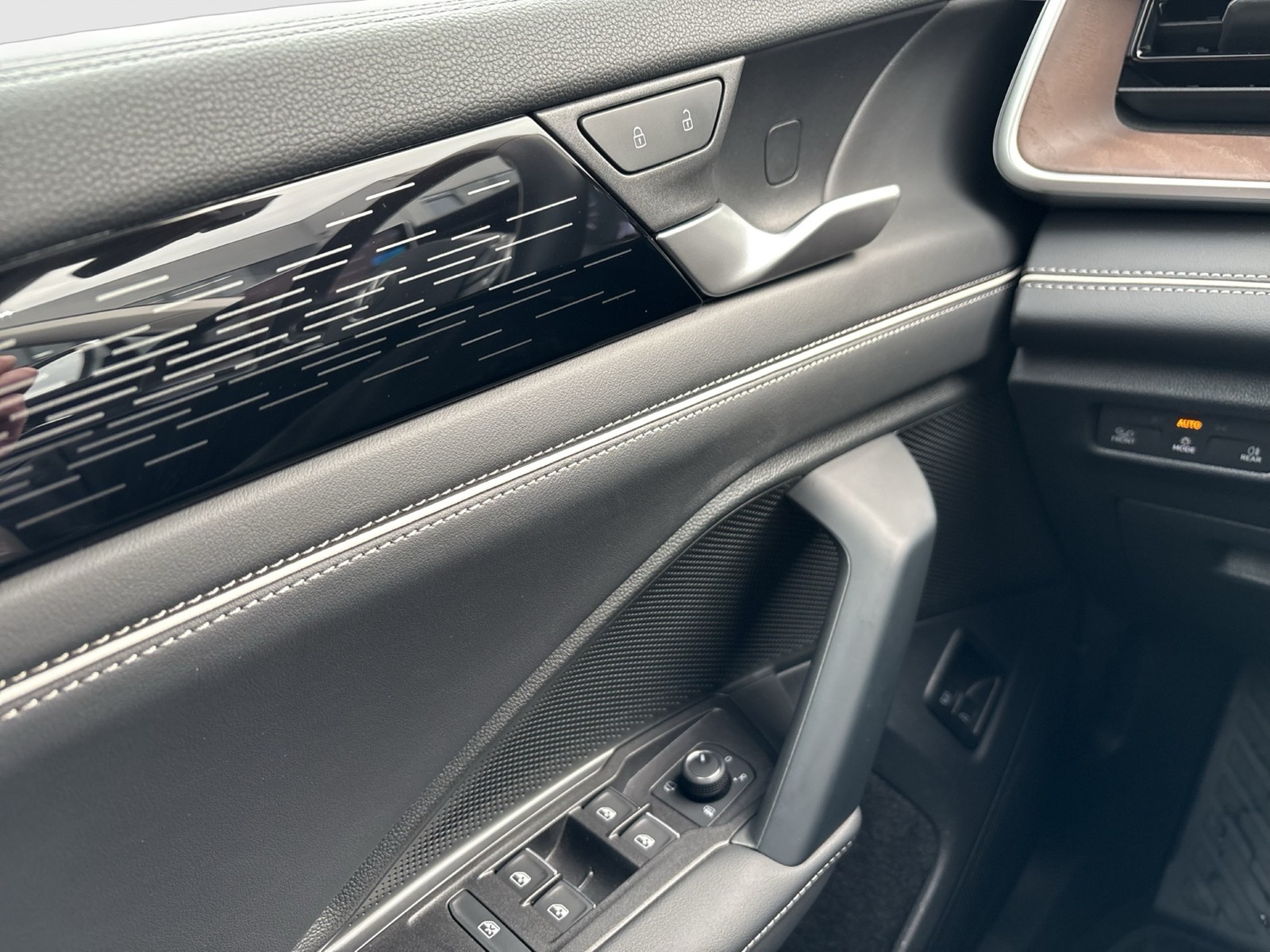 Volkswagen Tayron 1.5 HYBRID ELEGANCE AHK CAM ACC E-KLAPPE