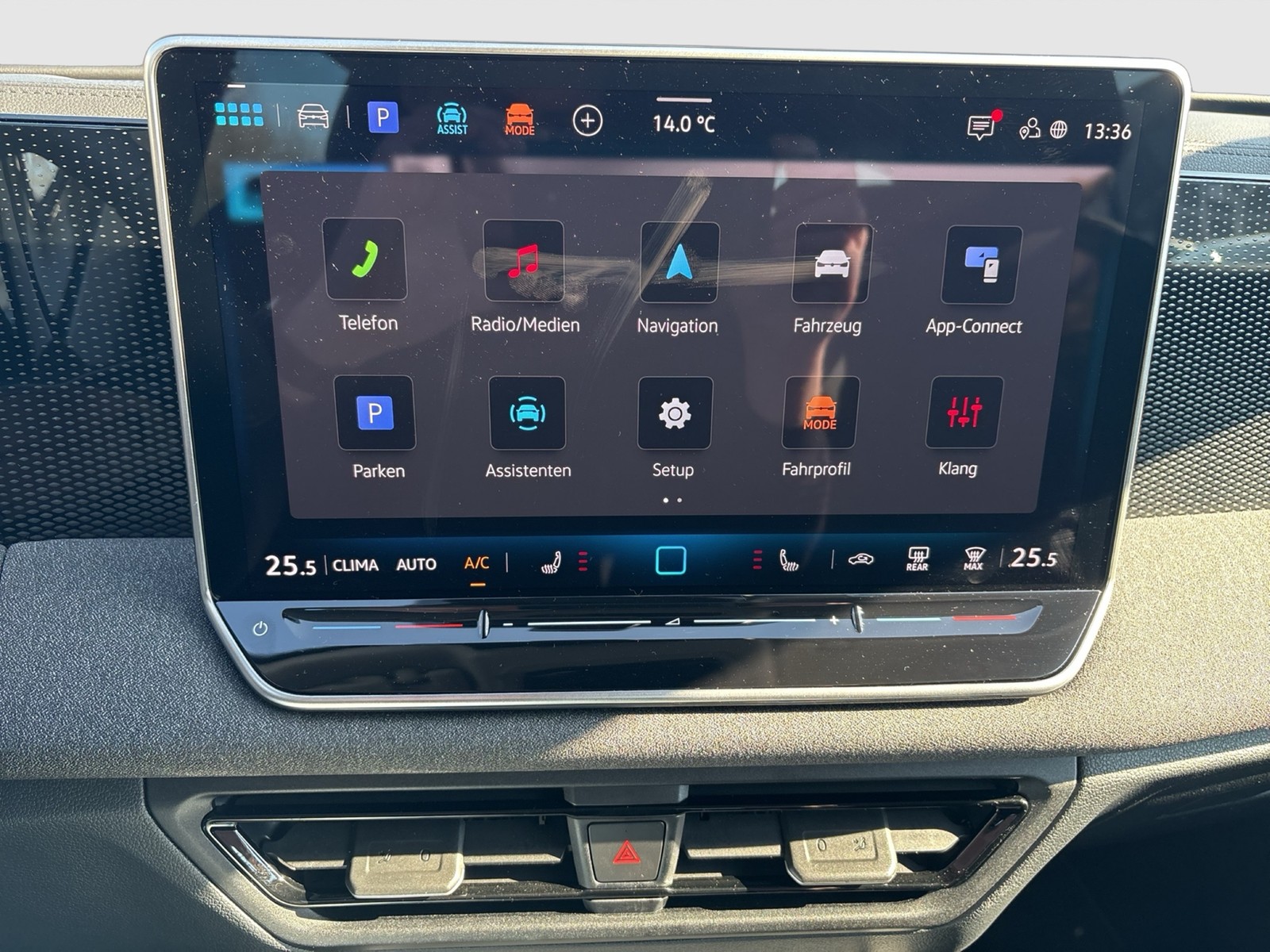 Volkswagen Tiguan 1.5 eTSI AHK CAM NAVI CARPLAY SITZHEIZUNG