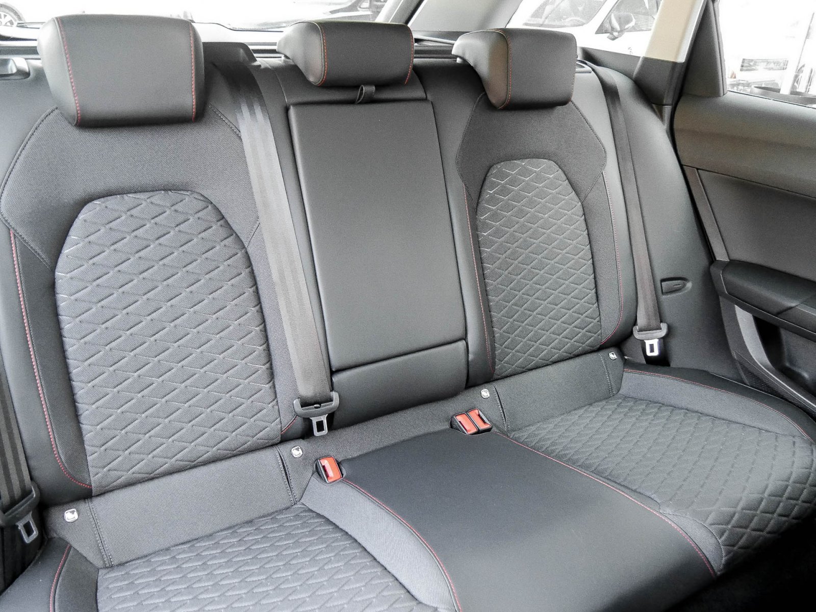 Seat Leon ST 1.4 HYBRID FR CAM NAVI LM17 SITZHEIZUNG