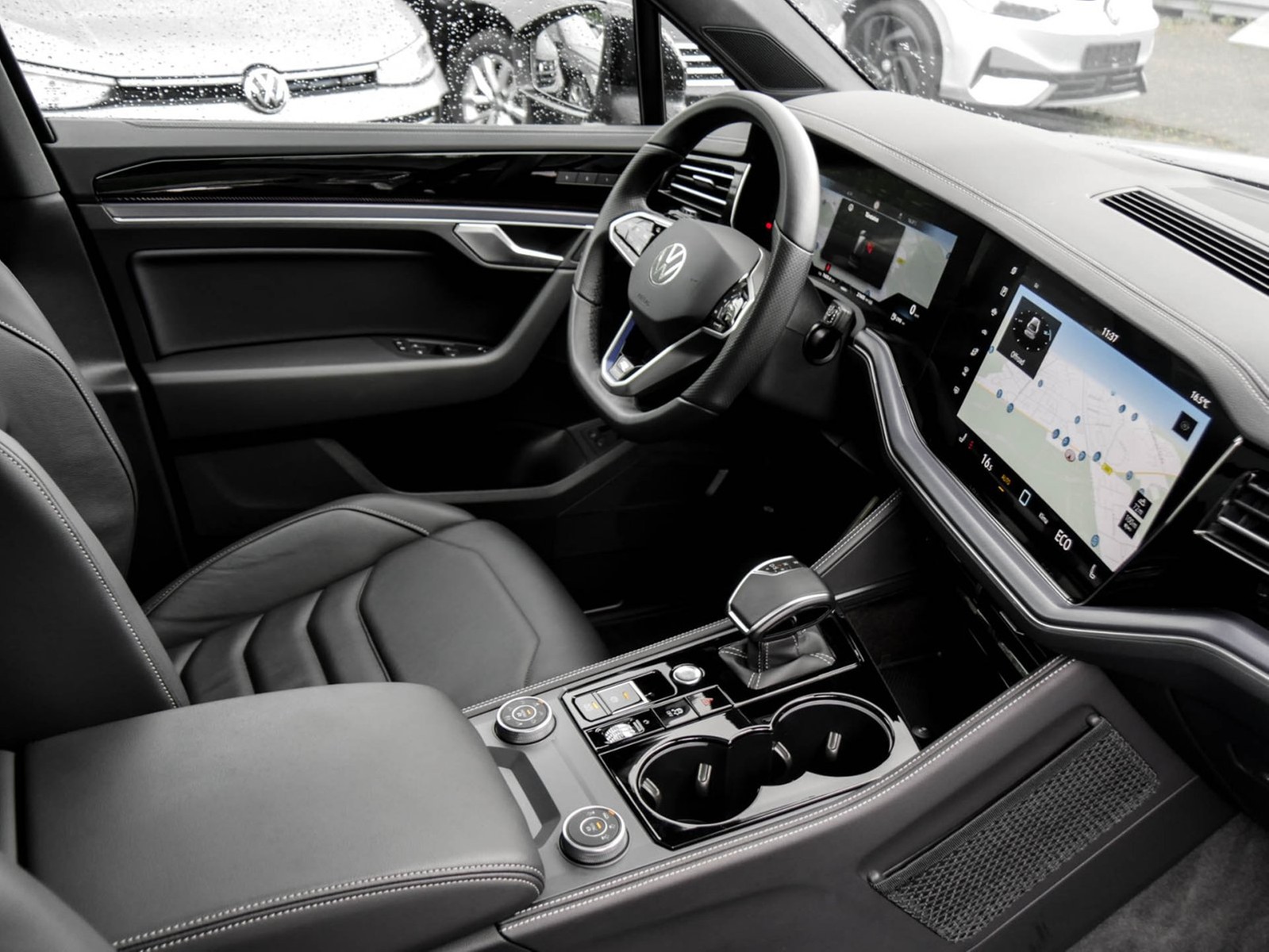 Volkswagen Touareg HYBRID R NEUES MODELL PANO CAM LM21