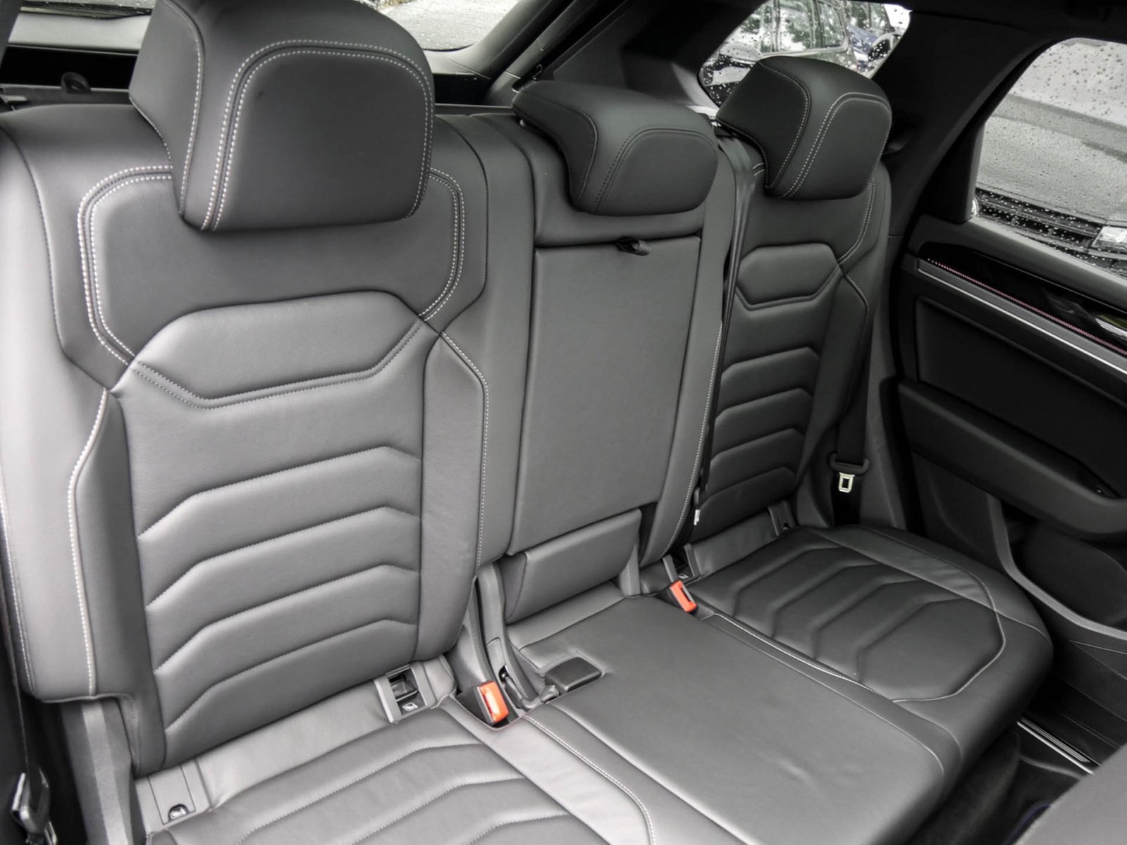 Volkswagen Touareg HYBRID R NEUES MODELL PANO CAM LM21