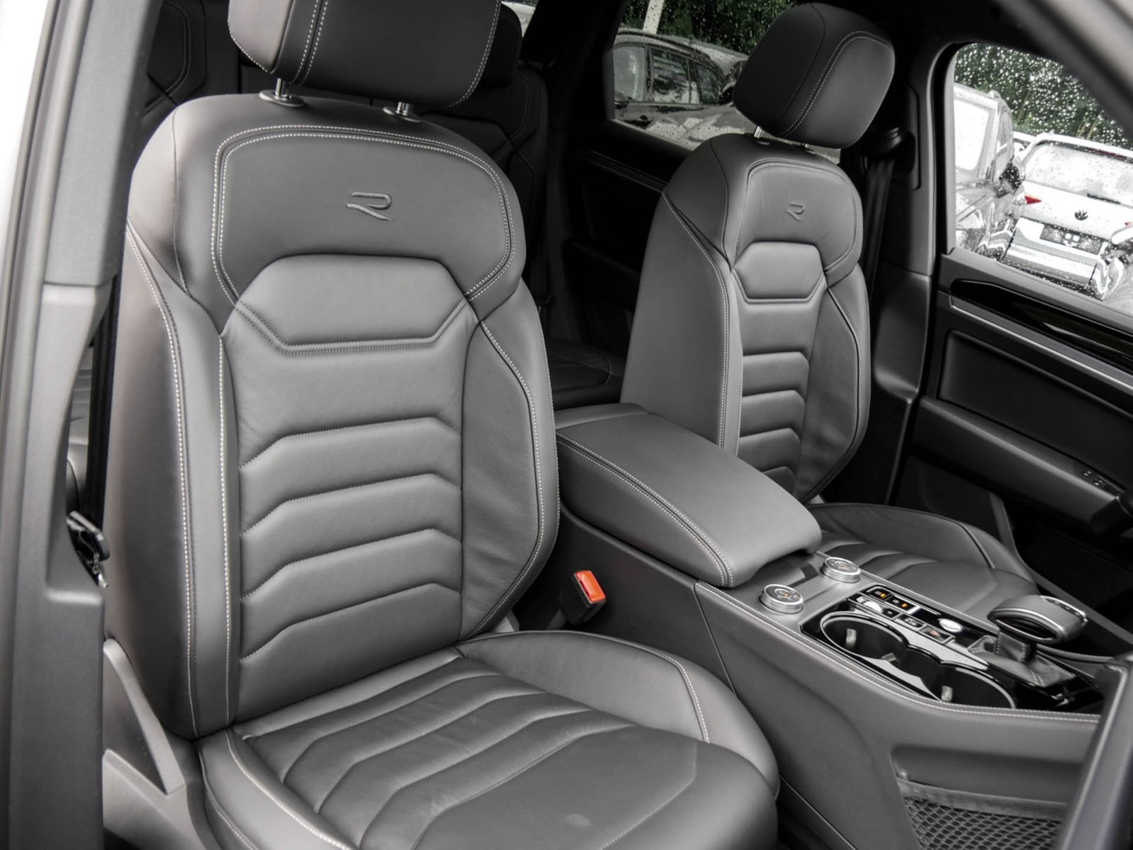 Volkswagen Touareg HYBRID R NEUES MODELL PANO CAM LM21