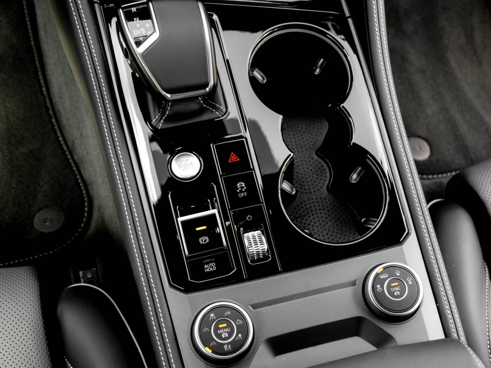 Volkswagen Touareg V6 R-LINE NEUES MODELL AHK CAM ACC LM19