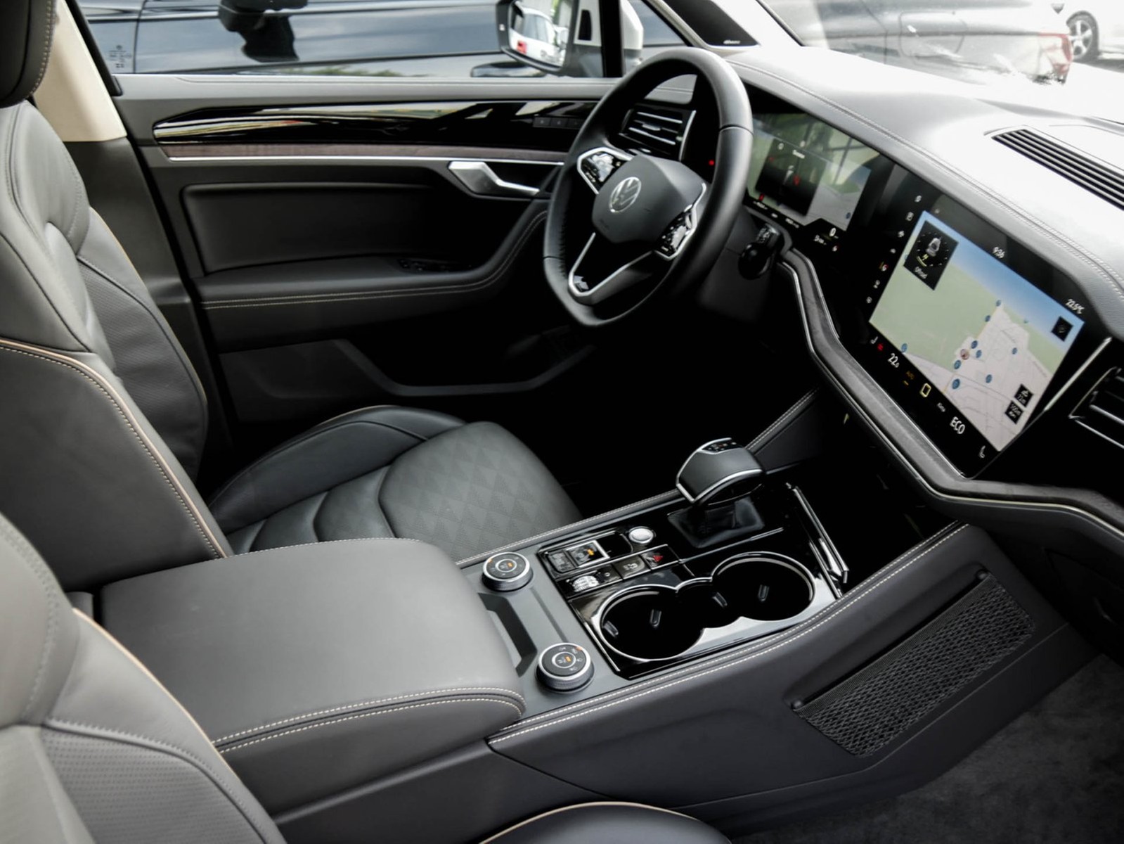 Volkswagen Touareg HYBRID ELEGANCE NEUESMODELL PANO CAM 21Z