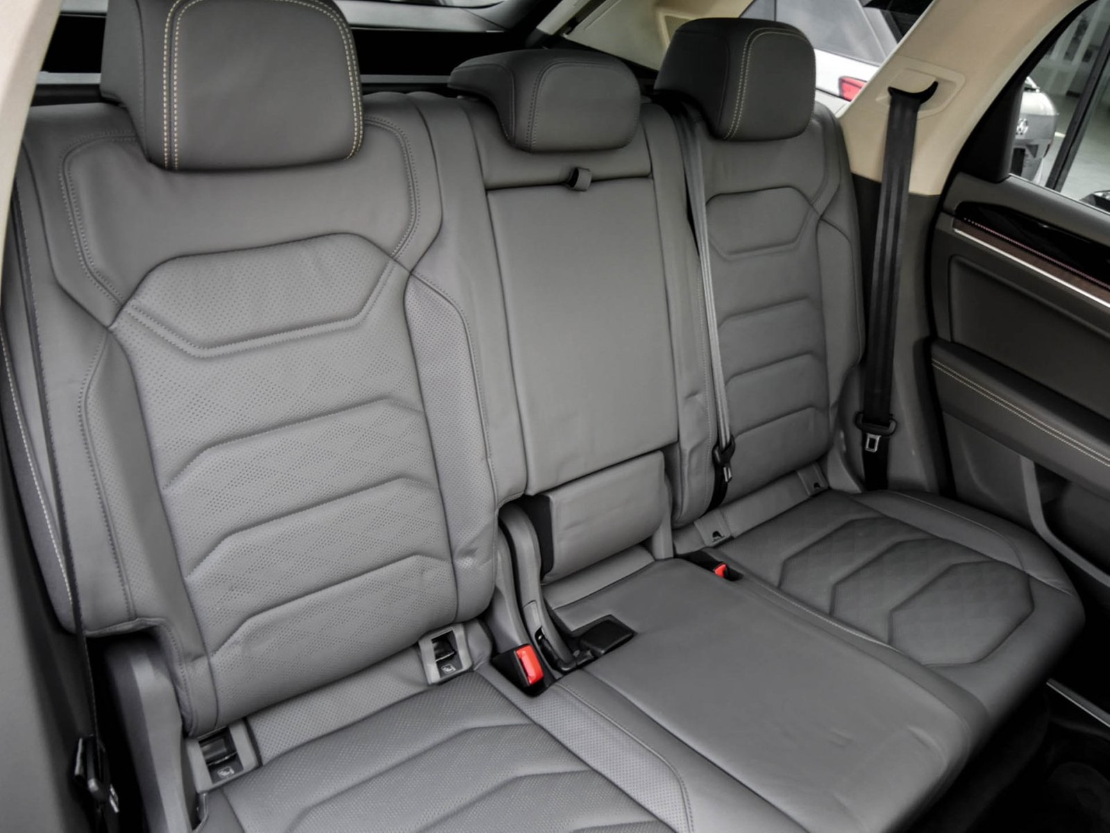 Volkswagen Touareg HYBRID ELEGANCE NEUESMODELL PANO CAM 21Z