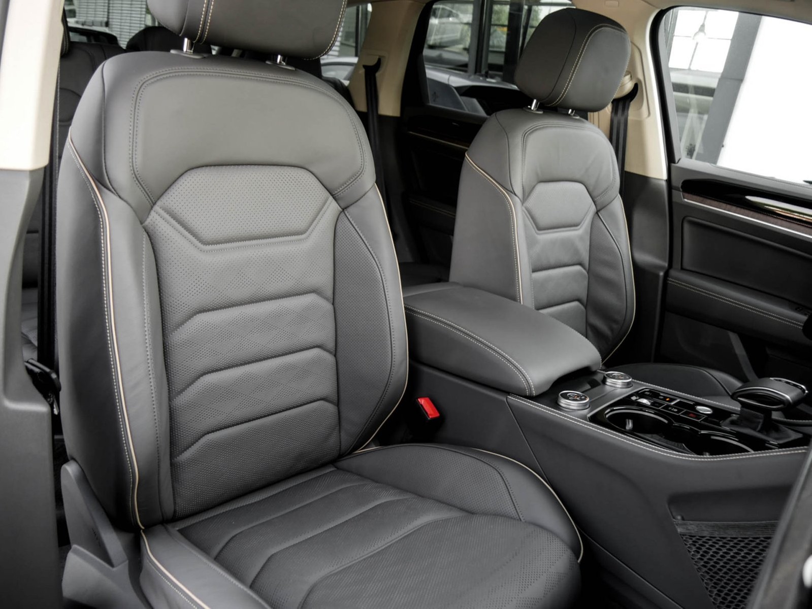 Volkswagen Touareg HYBRID ELEGANCE NEUESMODELL PANO CAM 21Z