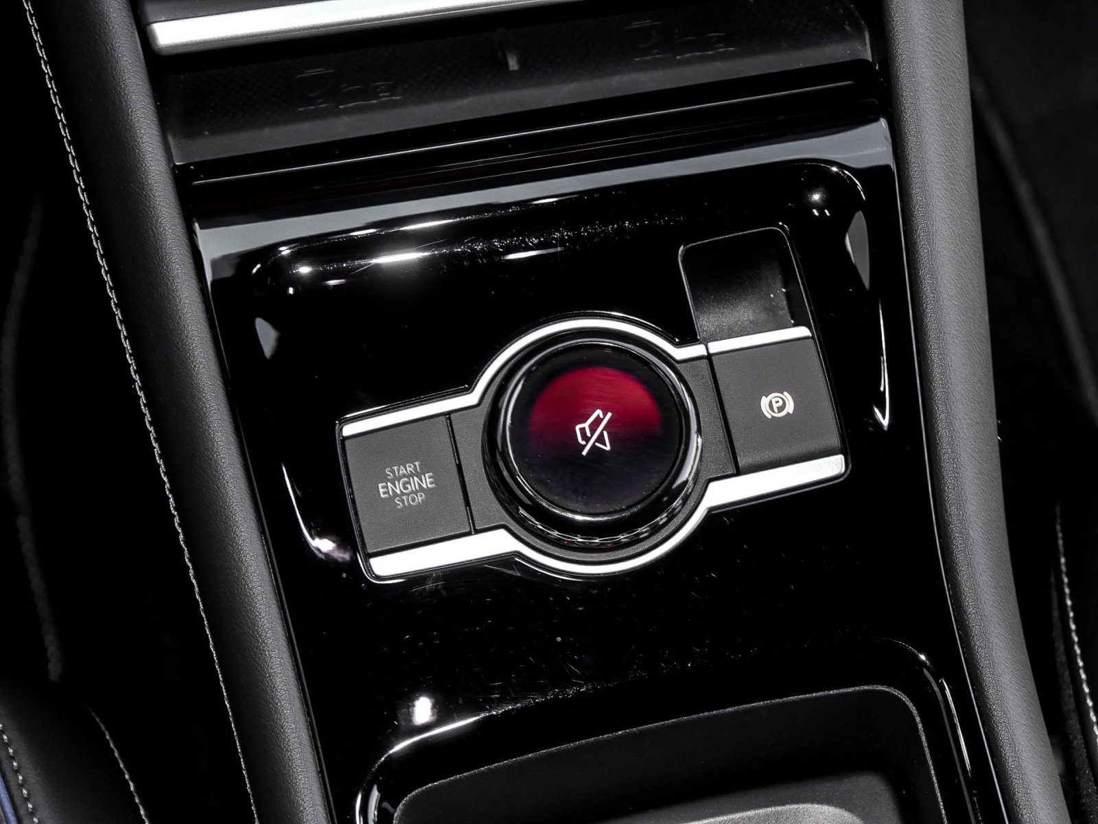 Volkswagen Tiguan 2.0 R-LINE NEUESMODELL LEDER AHK CAM LM19
