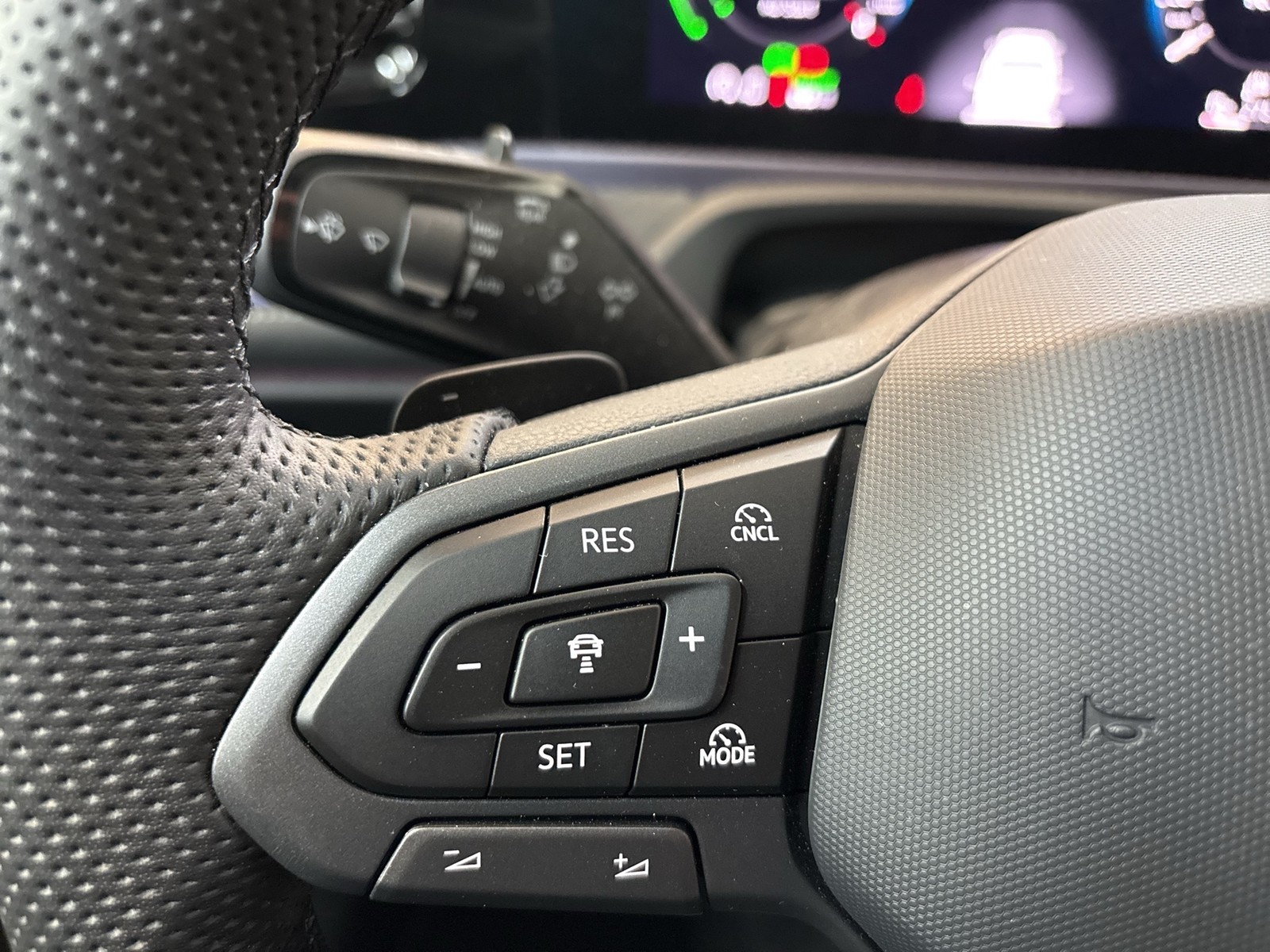 Volkswagen Passat Variant 1.5 HYBRID R-LINE LEDER PANO LM19