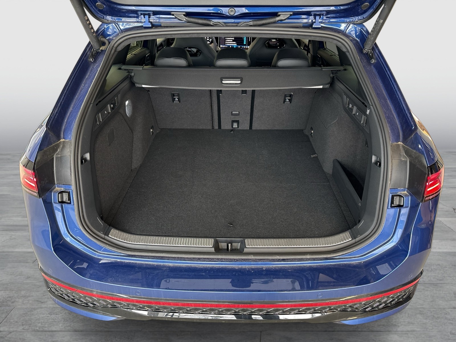 Volkswagen Passat Variant 1.5 HYBRID R-LINE LEDER PANO LM19