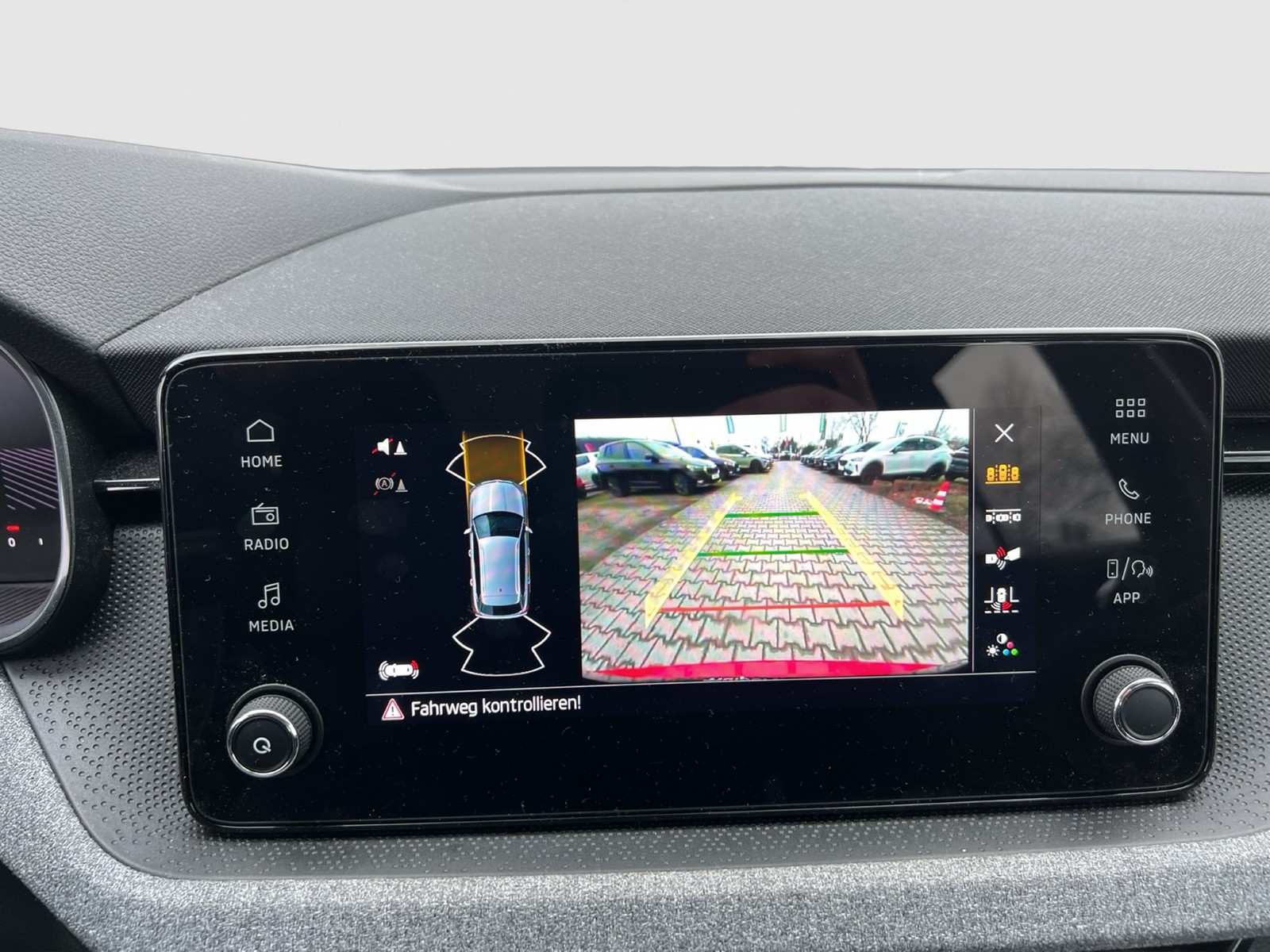 Skoda Kamiq 1.0 TOUR CAM AHK-VORBEREITUNG MATRIX LM17