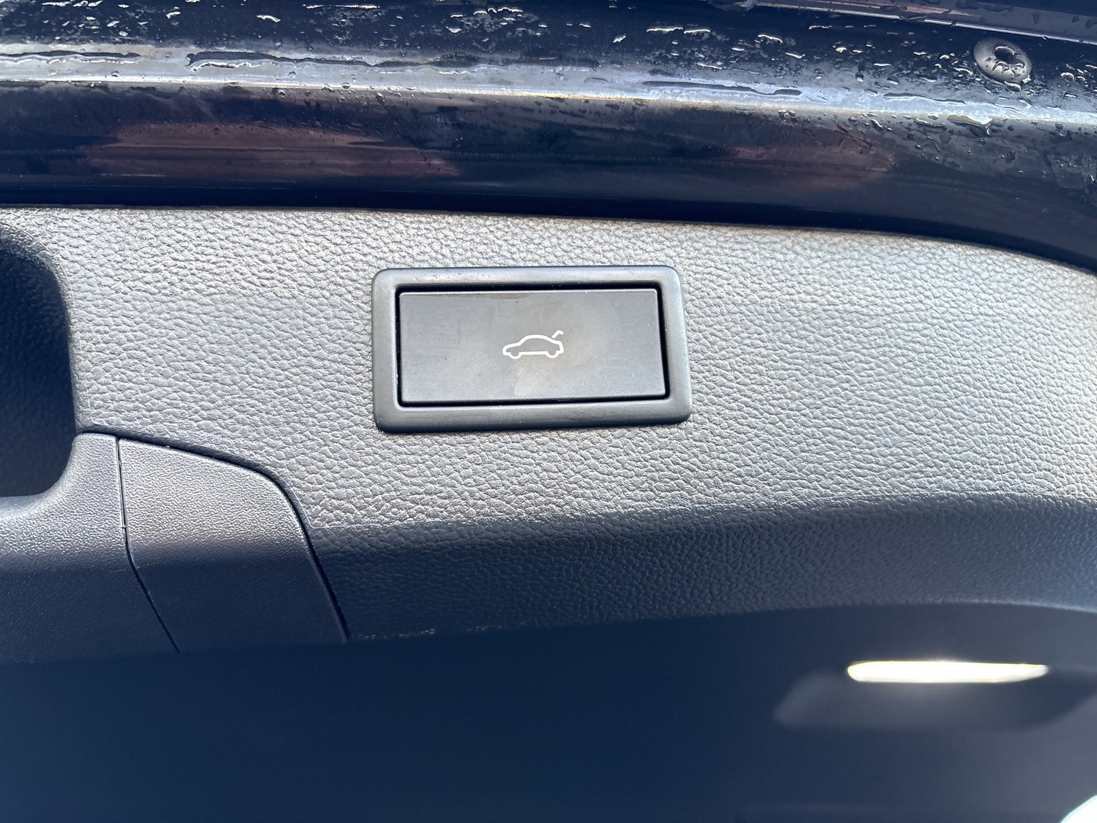 Volkswagen Passat Variant 1.5 HYBRID ELEGANCE PANO AHK ACC
