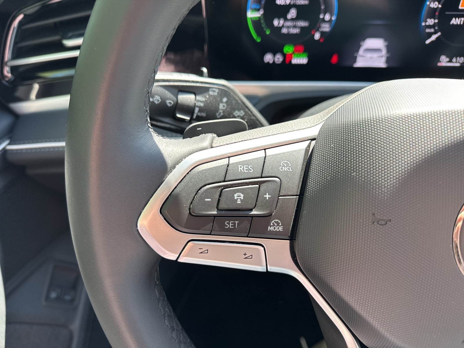 Volkswagen Passat Variant 1.5 HYBRID ELEGANCE AHK 360°CAM
