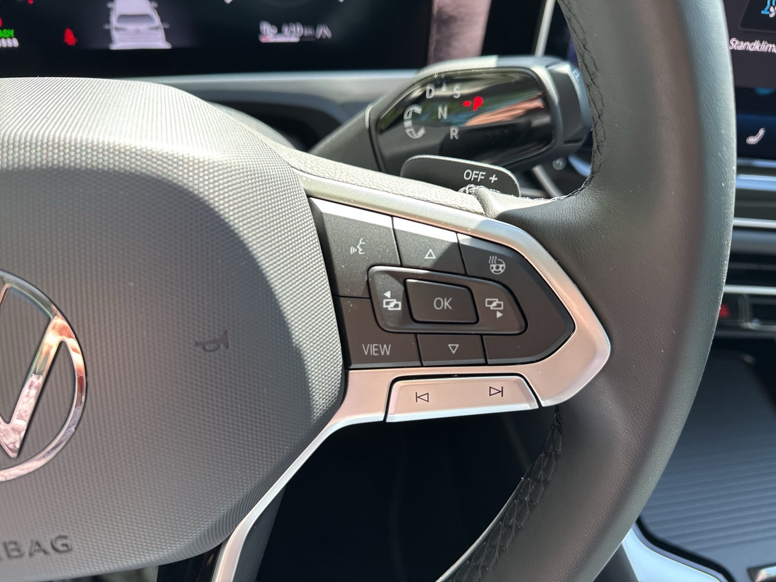 Volkswagen Passat Variant 1.5 HYBRID ELEGANCE AHK 360°CAM