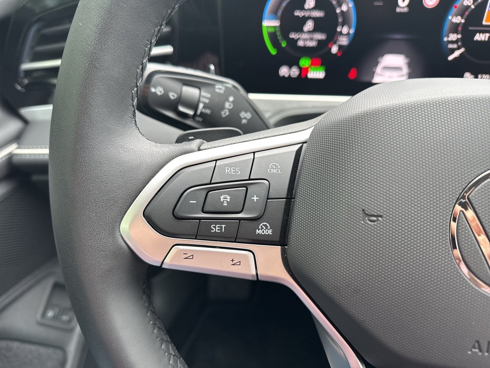 Volkswagen Passat Variant 1.5 HYBRID ELEGANCE AHK CAM ACC