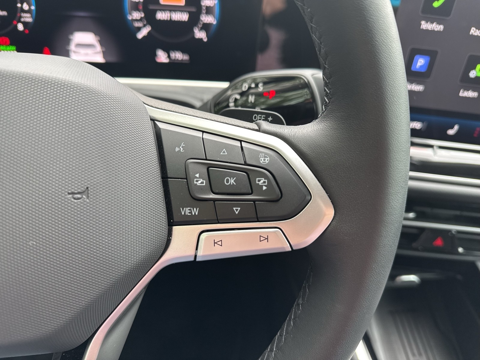 Volkswagen Passat Variant 1.5 HYBRID ELEGANCE AHK CAM ACC