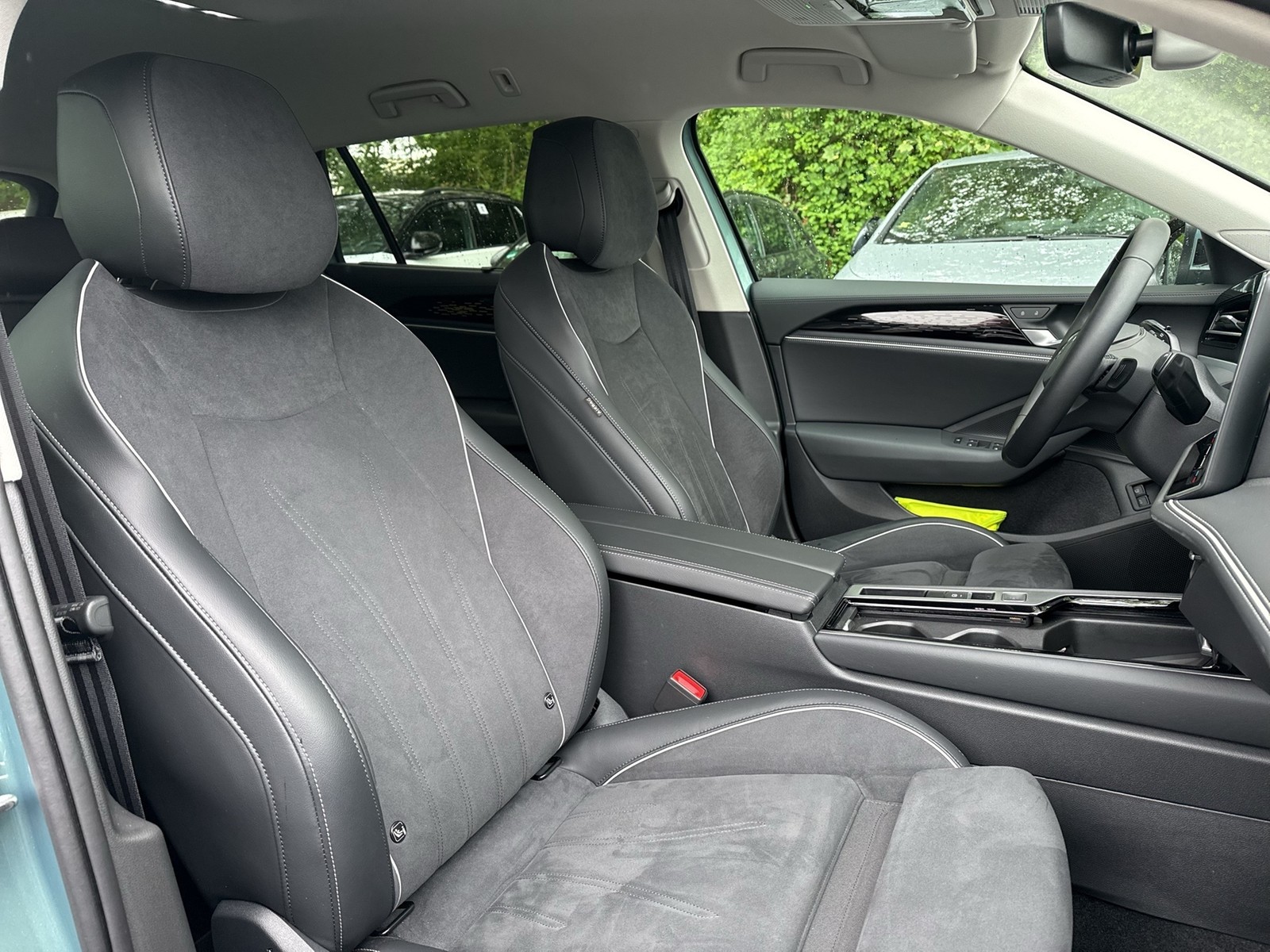 Volkswagen Passat Variant 1.5 HYBRID ELEGANCE AHK CAM ACC