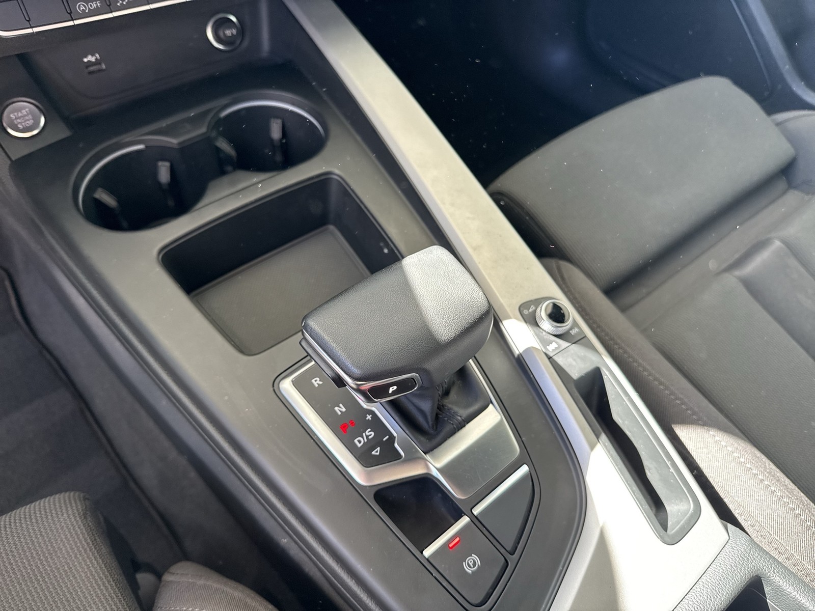 Audi A4 Avant 30 S LINE COMPETITION BLACKPAK CAM ALU19