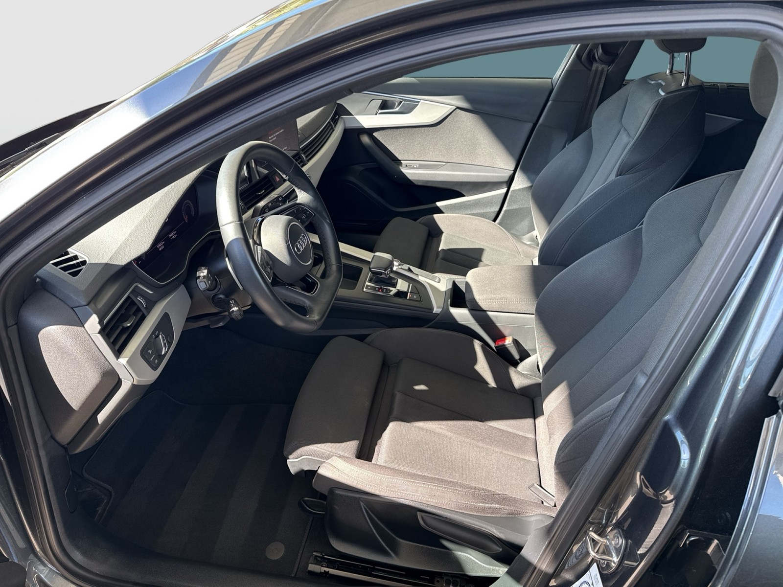 Audi A4 Avant 30 S LINE COMPETITION BLACKPAK CAM ALU19