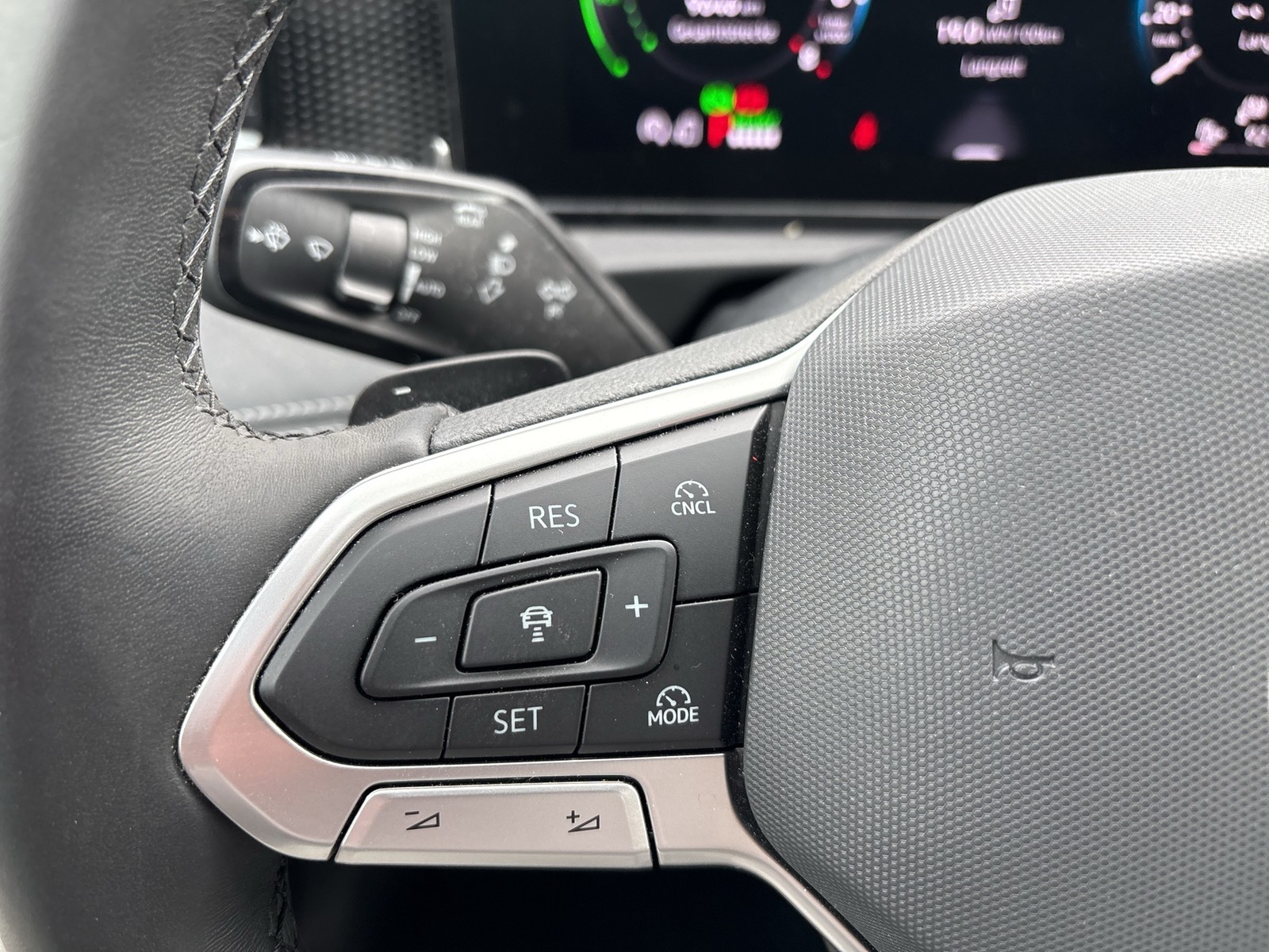 Volkswagen Tiguan 1.5 HYBRID LIFE AHK CAM HEAD-UP ACC NAVI