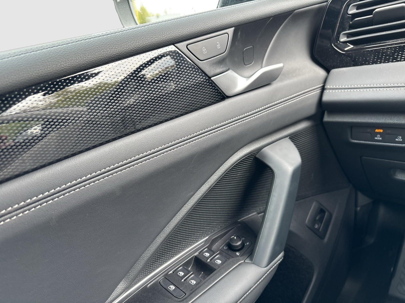 Volkswagen Tiguan 1.5 HYBRID LIFE AHK CAM HEAD-UP ACC NAVI