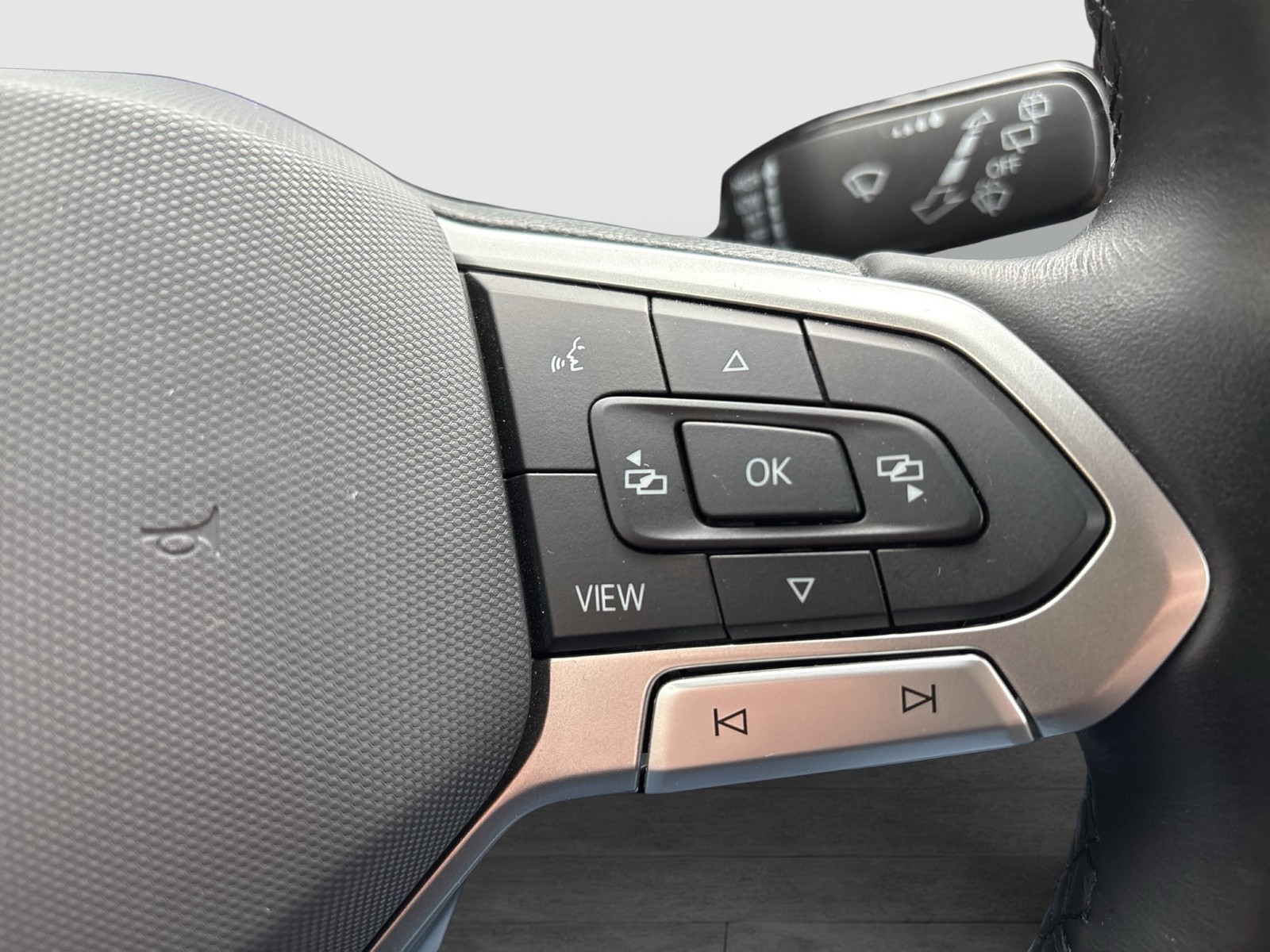 Volkswagen T-Roc 1.0 LIFE ACC NAVI LM17 CARPLAY SITZHEIZUNG