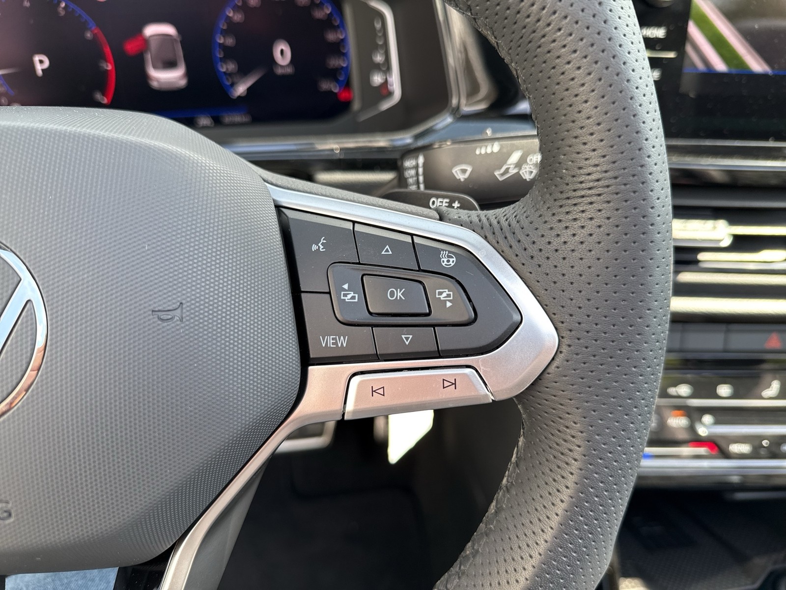 Volkswagen T-Roc Cabriolet 1.5 R-LINE EDITION KARMANN LEDER