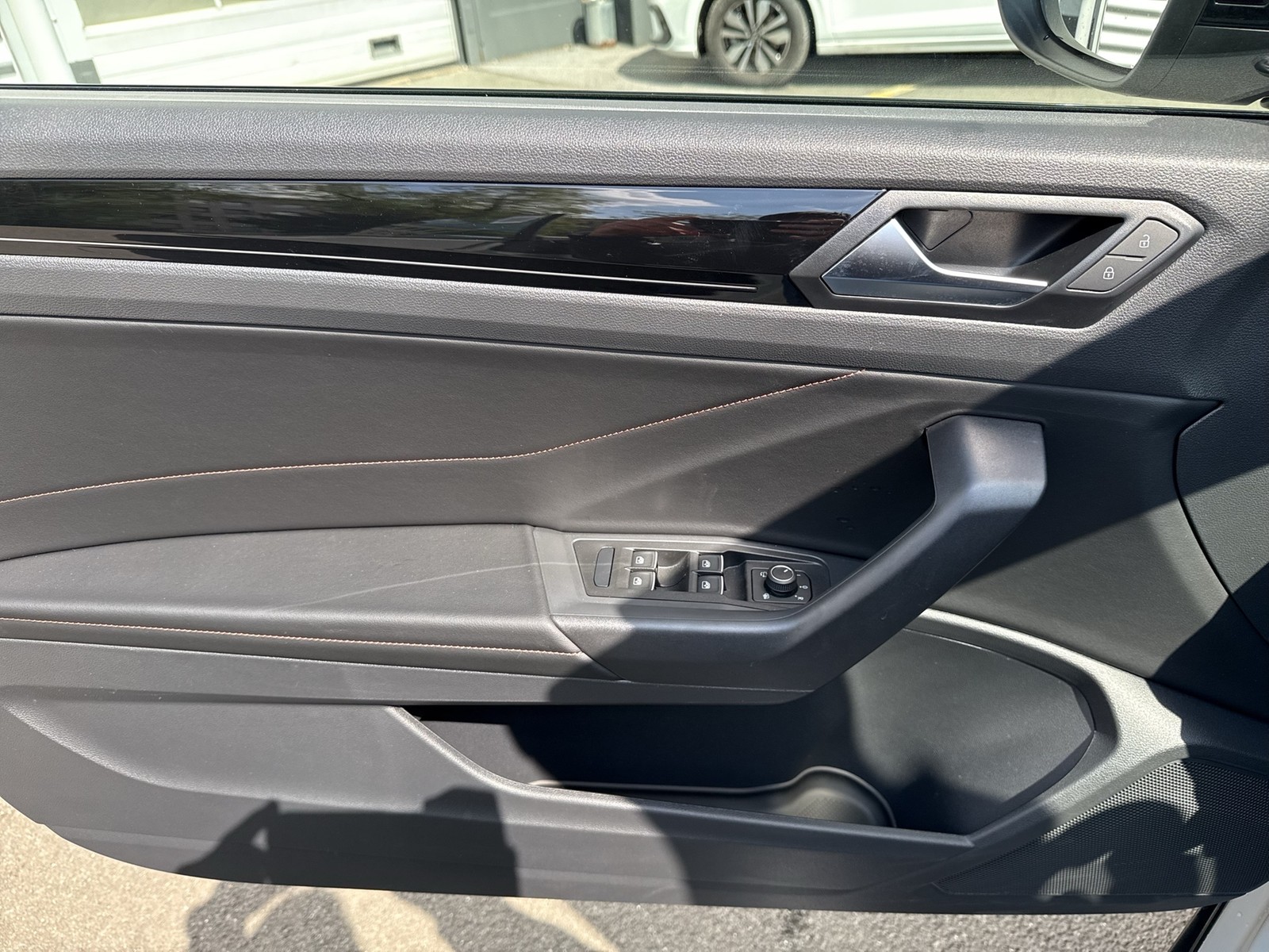 Volkswagen T-Roc Cabriolet 1.5 R-LINE EDITION KARMANN LEDER