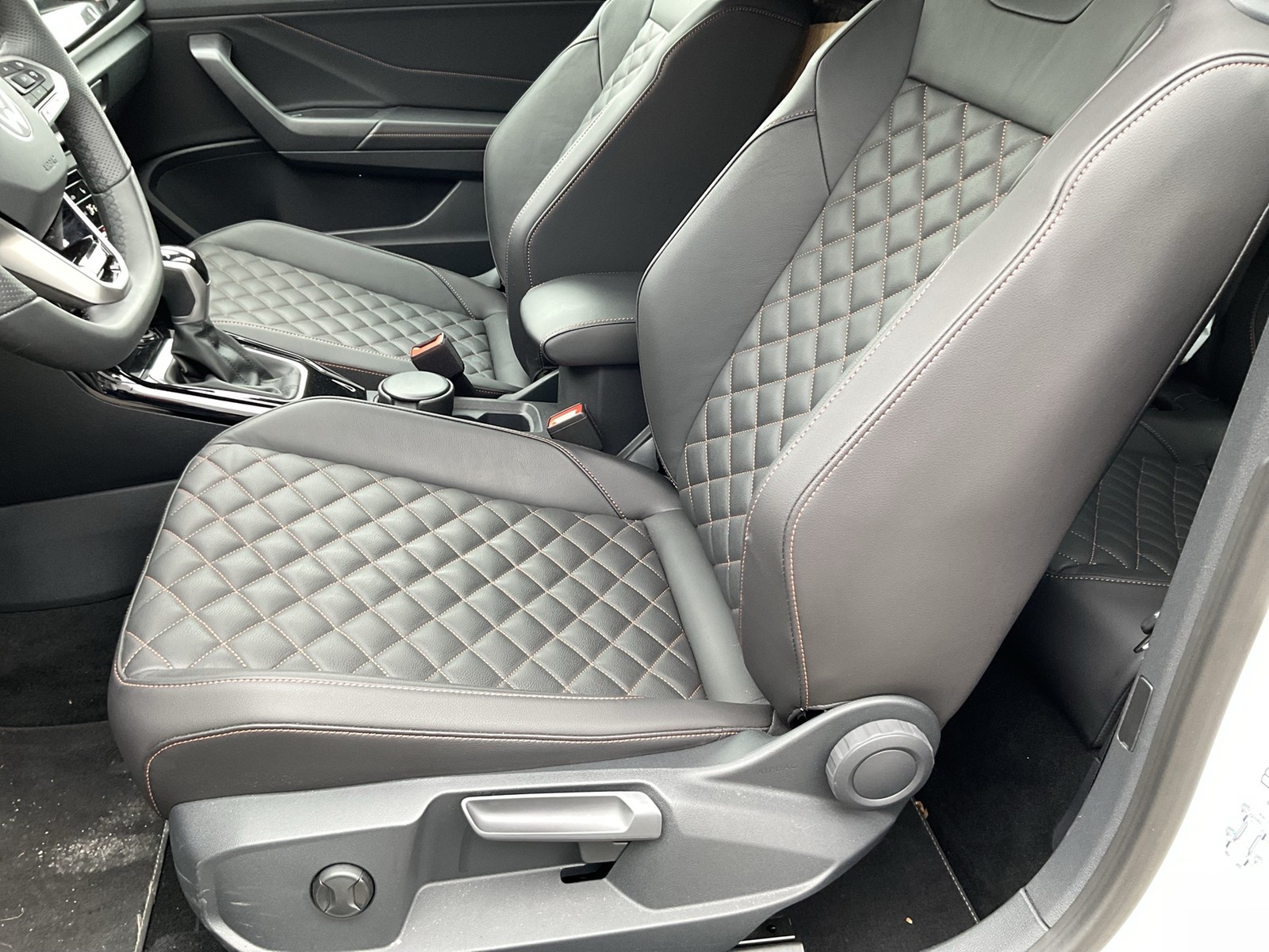 Volkswagen T-Roc Cabriolet 1.5 R-LINE EDITION KARMANN LEDER