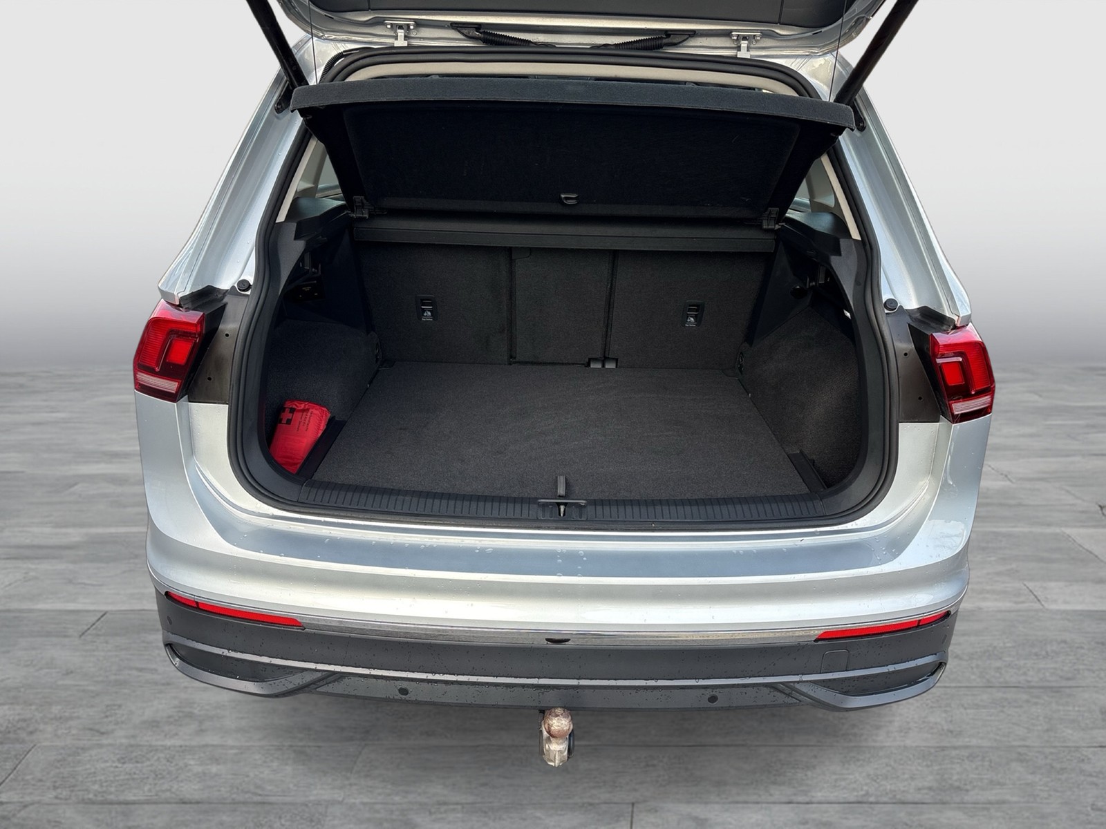 Volkswagen Tiguan 2.0 LIFE AHK KAMERA ALU NAVI SITZHEIZ.