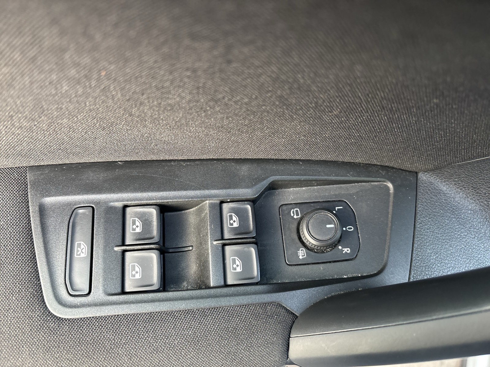 Volkswagen Tiguan 2.0 LIFE AHK KAMERA ALU NAVI SITZHEIZ.