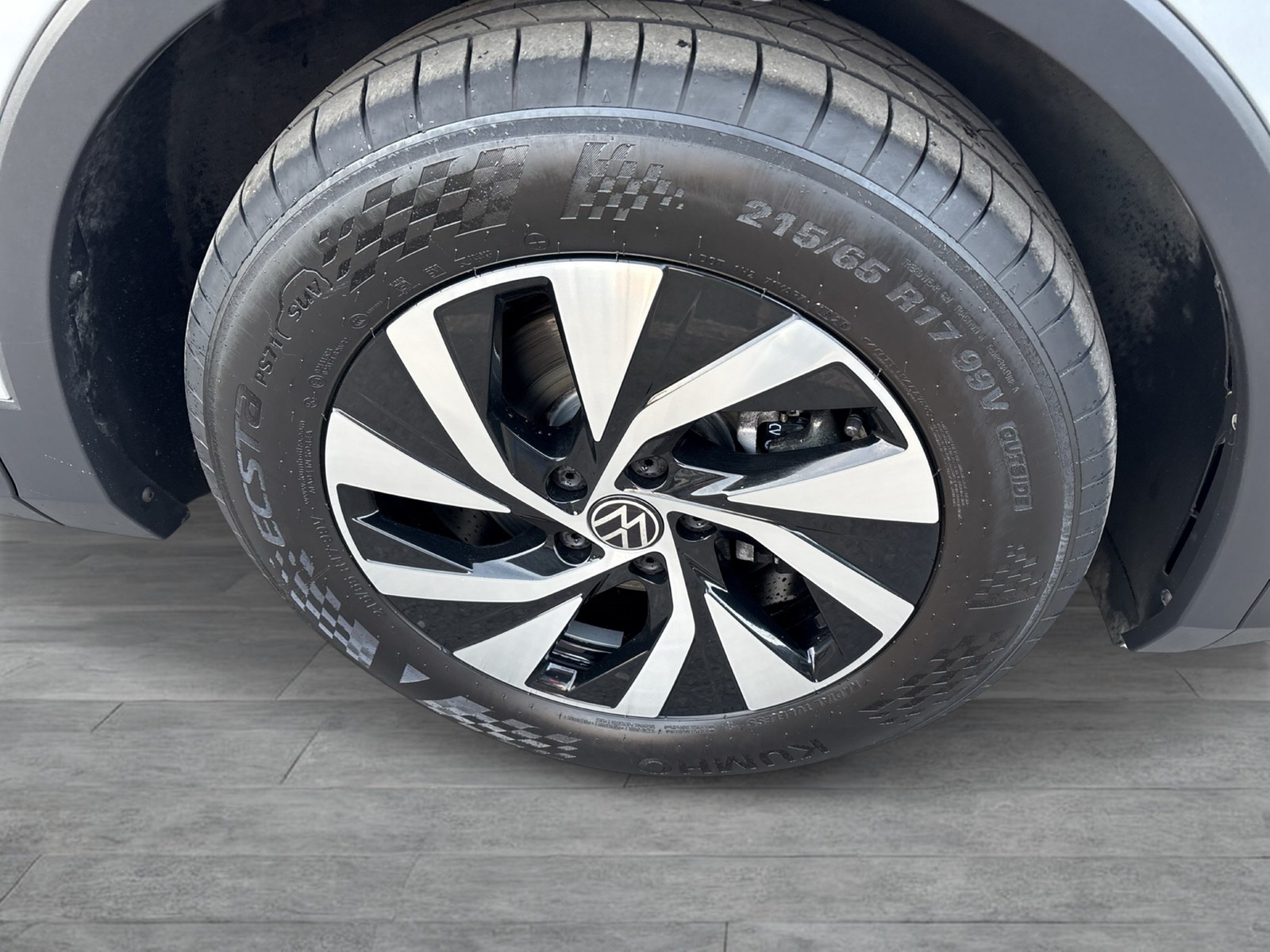 Volkswagen Tiguan 2.0 LIFE AHK KAMERA ALU NAVI SITZHEIZ.