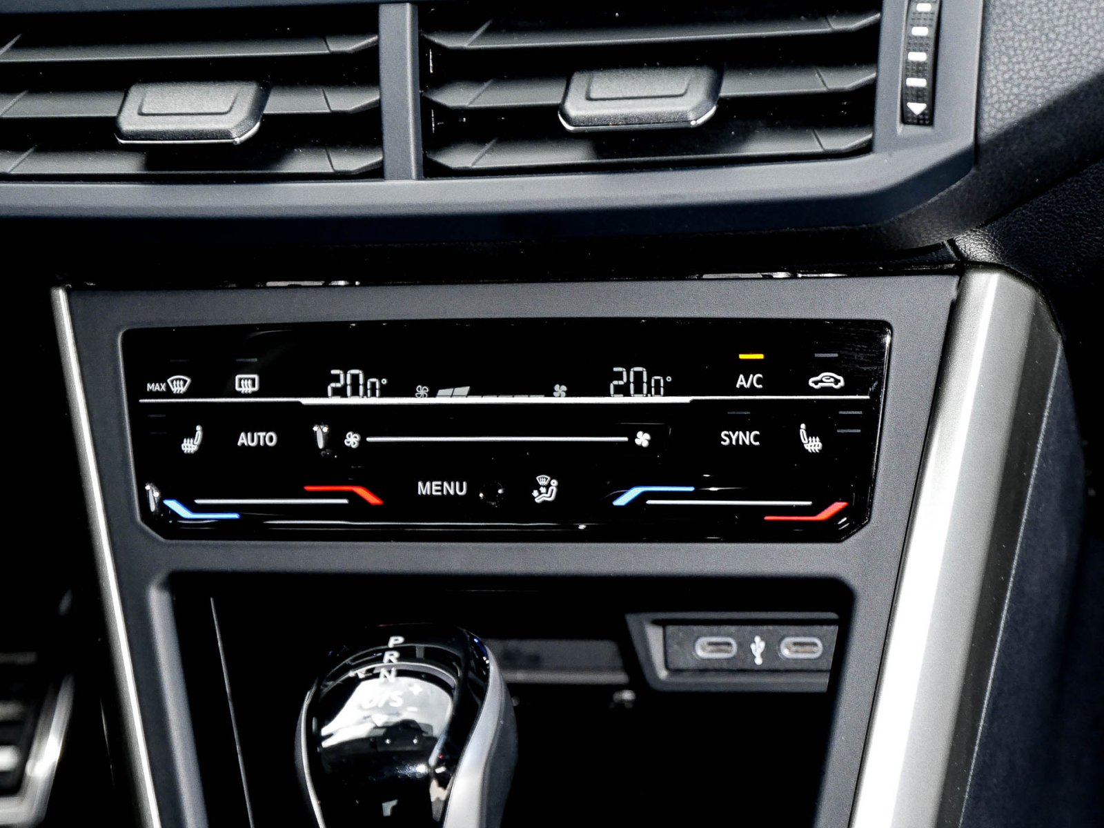 Volkswagen Taigo 1.5 MOVE BEATS CAM CARPLAY SITZHEIZUNG ALU