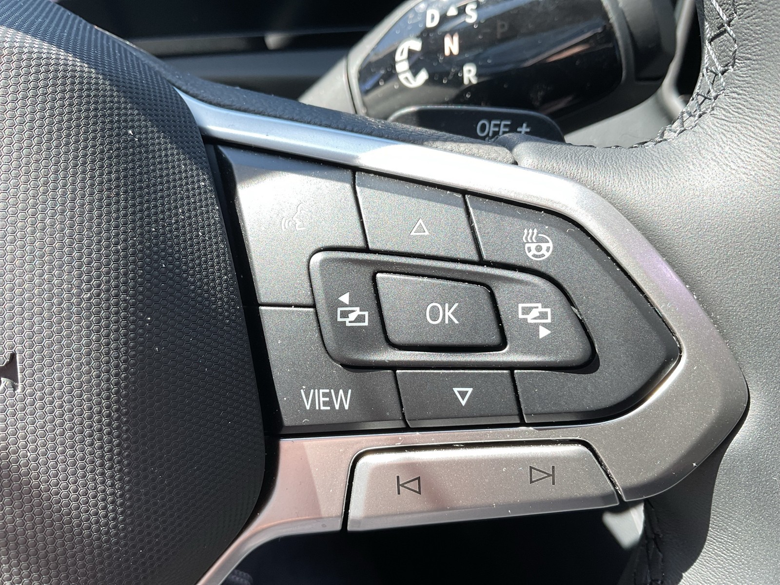 Volkswagen Tiguan 1.5 HYBRID LIFE AHK CAM ACC LM18 NAVI