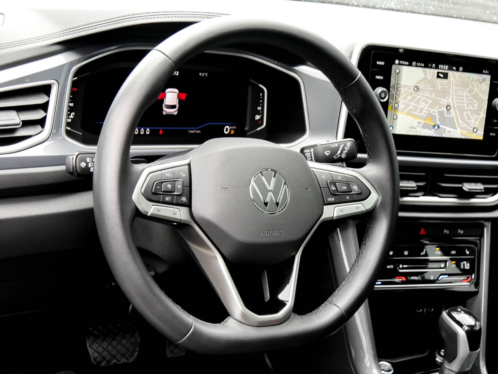 Volkswagen T-Roc 1.5 STYLE STANDHEIZ PANO CAM ACC LM17 NAVI