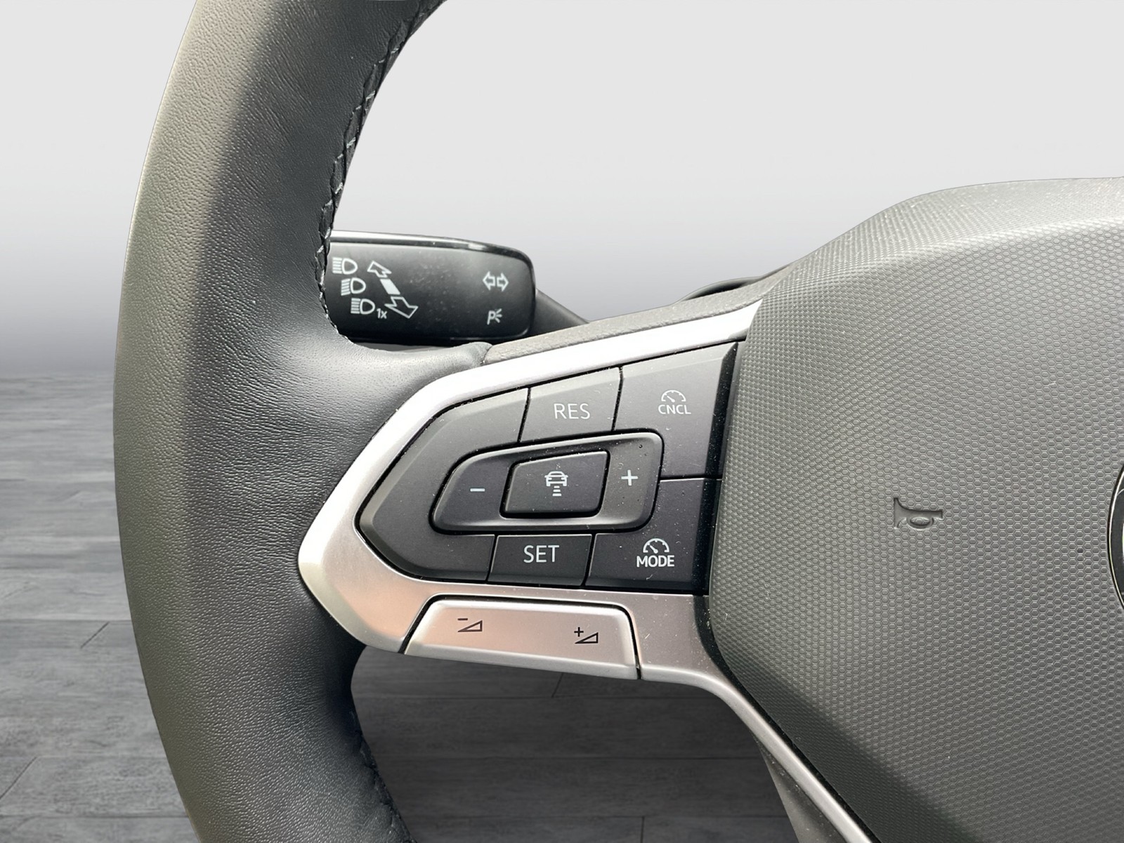 Volkswagen Golf VIII 1.5 LIFE ACC CARPLAY ALU SITZHEIZUNG