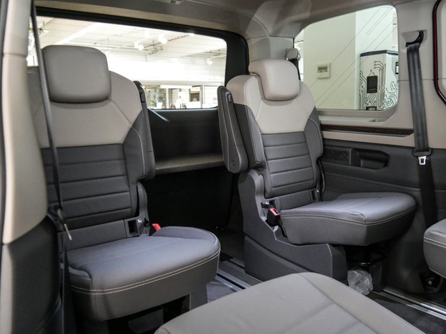Volkswagen T7 Multivan 2.0 STYLE AHK 360°CAM ACC LM18 NAVI