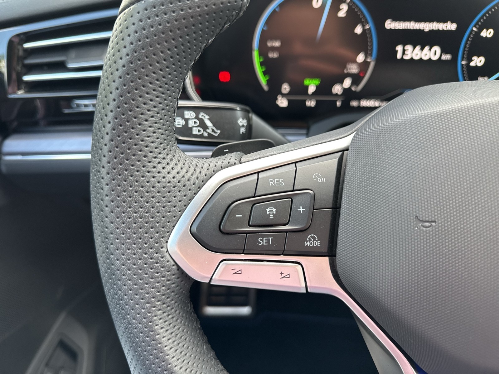 Volkswagen Touareg HYBRID R AHK CAM ACC LM21 HD-MATRIX NAVI