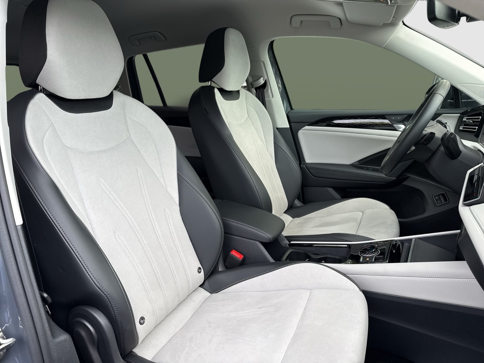 Volkswagen Tiguan 1.5 HYBRID ELEGANCE AHK 360°CAM HD-MATRIX