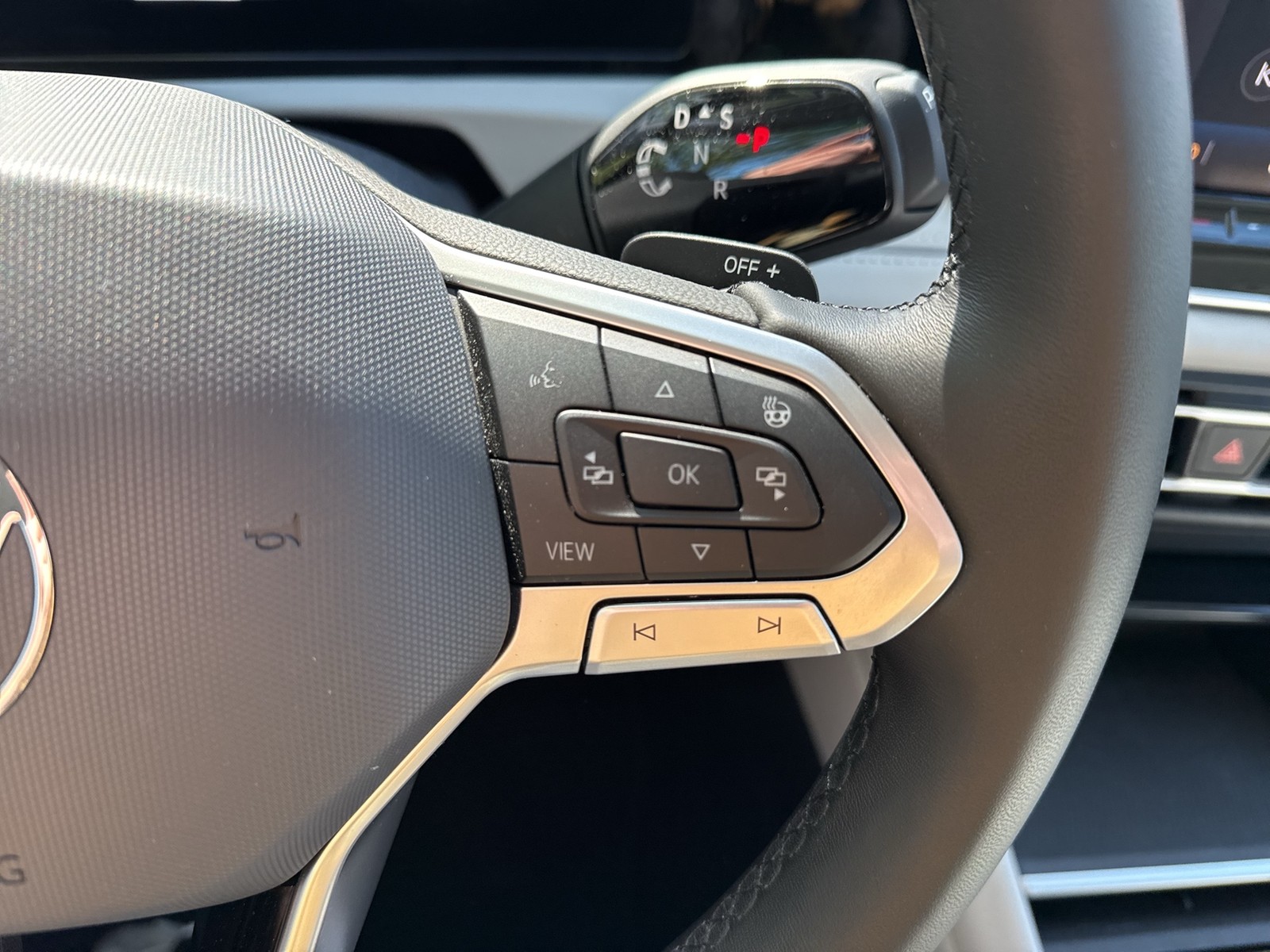Volkswagen Tiguan 1.5 HYBRID ELEGANCE AHK 360°CAM HD-MATRIX