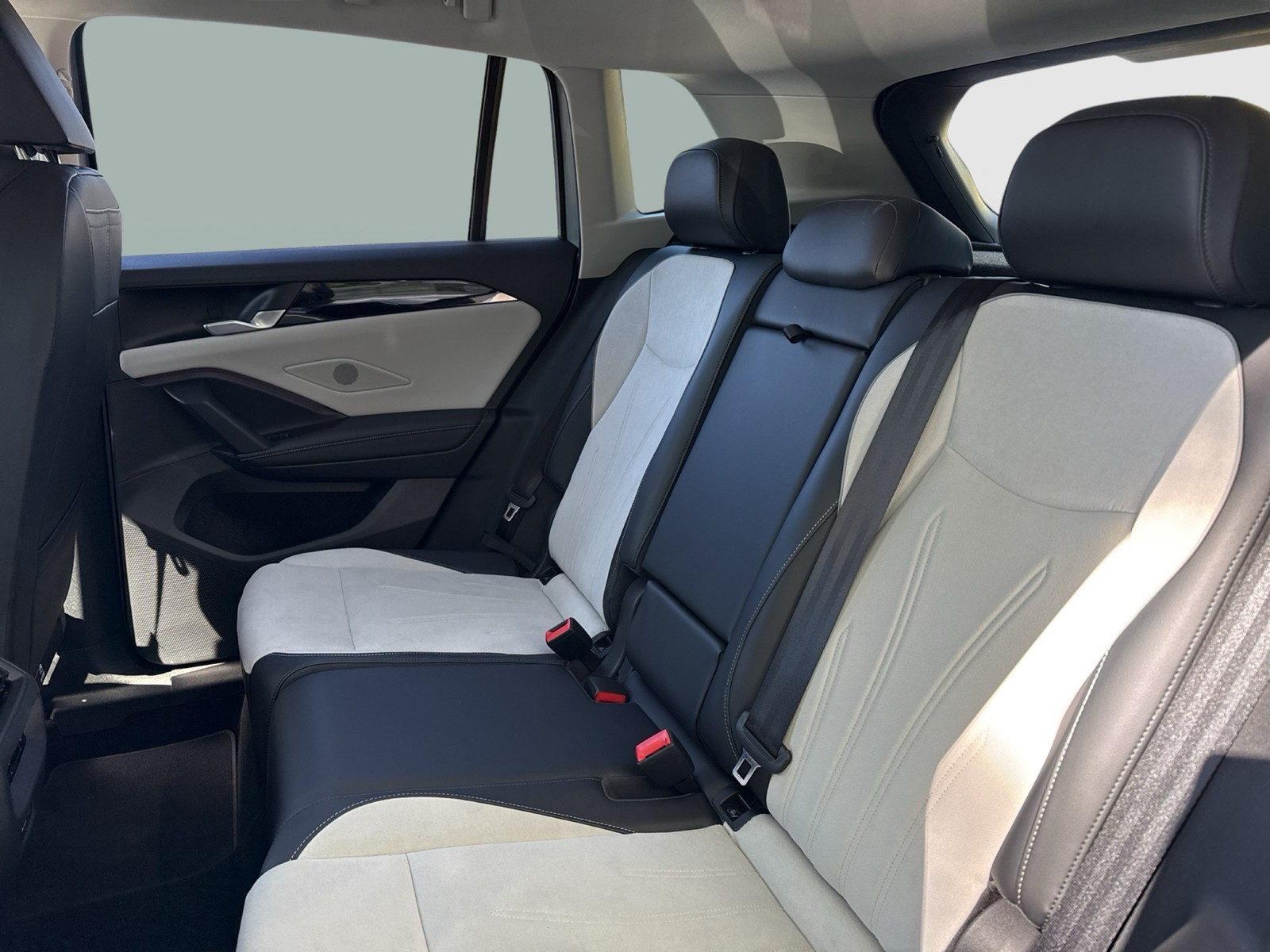 Volkswagen Tiguan 1.5 HYBRID ELEGANCE AHK 360°CAM HD-MATRIX