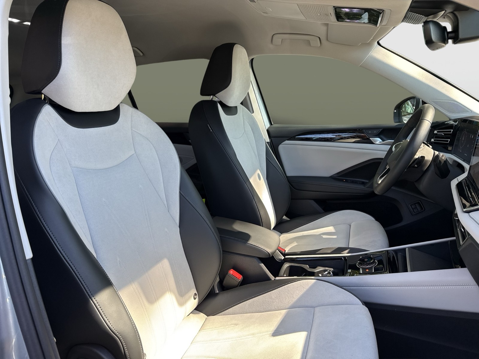 Volkswagen Tiguan 1.5 HYBRID ELEGANCE AHK 360°CAM HD-MATRIX